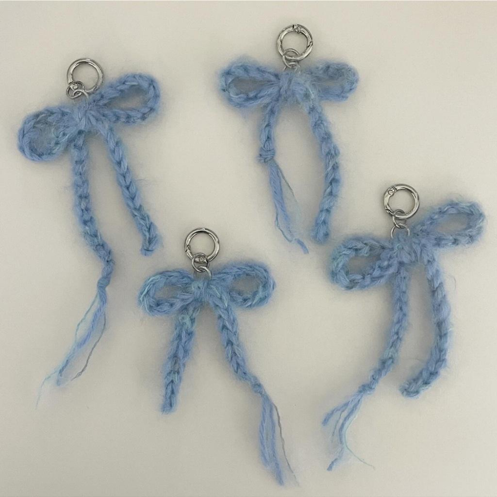 ʜᴀʀᴜᴅᴀɪʟʏ🌙  預購｜but better 粉嫩藍白羊毛蝴蝶結吊飾 掛飾 鑰匙圈-細節圖3