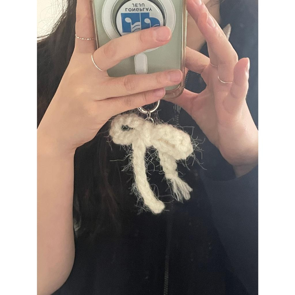 ʜᴀʀᴜᴅᴀɪʟʏ🌙  預購｜but better 粉嫩藍白羊毛蝴蝶結吊飾 掛飾 鑰匙圈-細節圖8