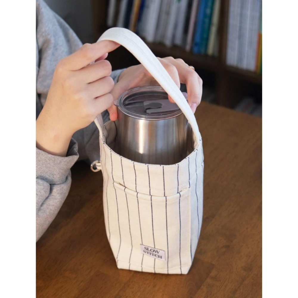 ʜᴀʀᴜᴅᴀɪʟʏ🌙 預購｜ SLOWSTITCH tumbler bag燈芯絨飲料杯袋 保溫杯水壺收納袋  迷你外出袋-細節圖9