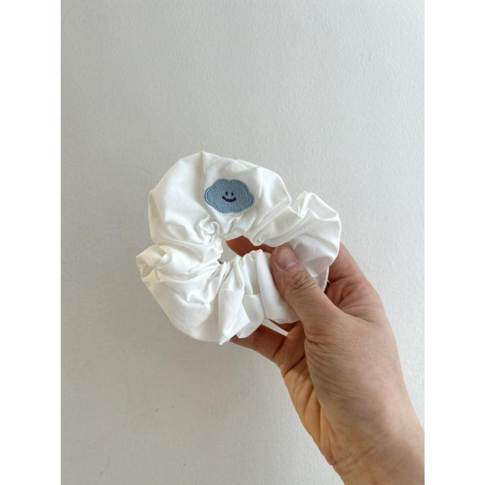 ʜᴀʀᴜᴅᴀɪʟʏ🌙  預購｜skyfolio 可愛雲朵刺繡髮圈 大腸圈 造型髮圈 可愛髮飾 綁頭髮束飾品-細節圖4