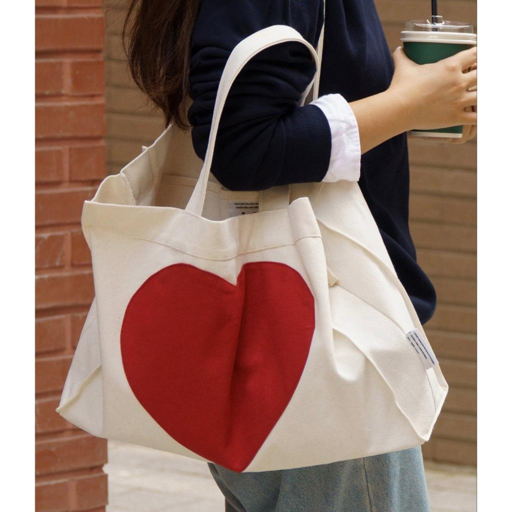 ʜᴀʀᴜᴅᴀɪʟʏ🌙  現貨｜luff Heart Bag 愛心帆布袋 大容量愛心帆布包 側背帆布包-細節圖2