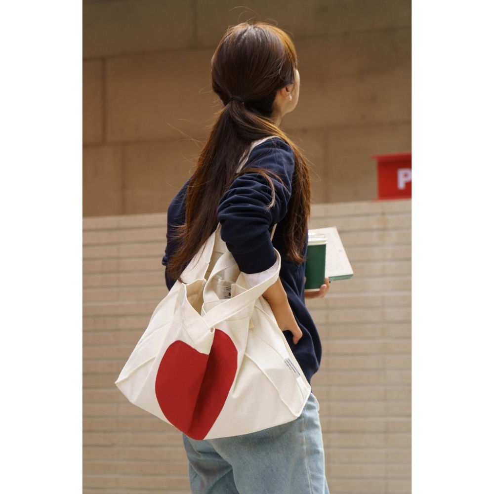 ʜᴀʀᴜᴅᴀɪʟʏ🌙  現貨｜luff Heart Bag 愛心帆布袋 大容量愛心帆布包 側背帆布包-細節圖3