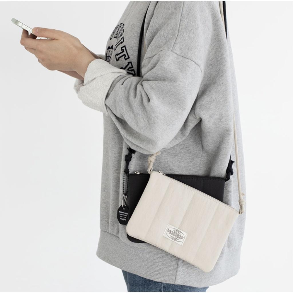 ʜᴀʀᴜᴅᴀɪʟʏ🌙  預購｜Livework Comfy Cozy 直線車棉斜背包 車棉側背包 隨身小包-細節圖5