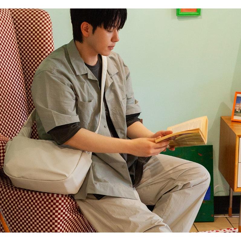 ʜᴀʀᴜᴅᴀɪʟʏ🌙  預購｜ithinkso 素面系列大容量半月包 水餃包 斜背包 肩背包 外出背包 共三款-細節圖3