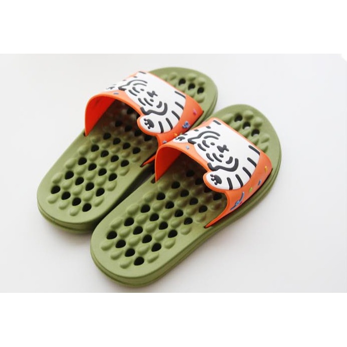 ʜᴀʀᴜᴅᴀɪʟʏ🌙 預購｜헬로고양이 MUZIK TIGER 無職老虎 優質排水防滑成人/兒童浴室拖鞋 親子室內拖鞋-細節圖3