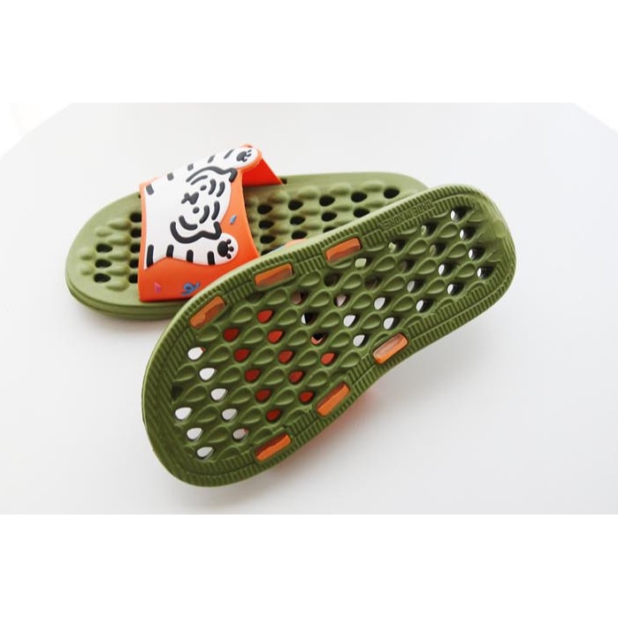 ʜᴀʀᴜᴅᴀɪʟʏ🌙 預購｜헬로고양이 MUZIK TIGER 無職老虎 優質排水防滑成人/兒童浴室拖鞋 親子室內拖鞋-細節圖5