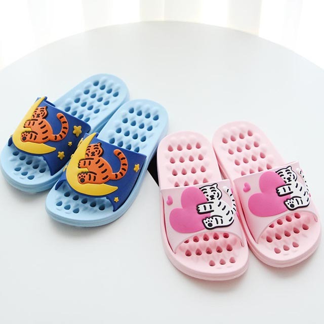 ʜᴀʀᴜᴅᴀɪʟʏ🌙 預購｜헬로고양이 MUZIK TIGER 無職老虎 優質排水防滑成人/兒童浴室拖鞋 親子室內拖鞋-細節圖6