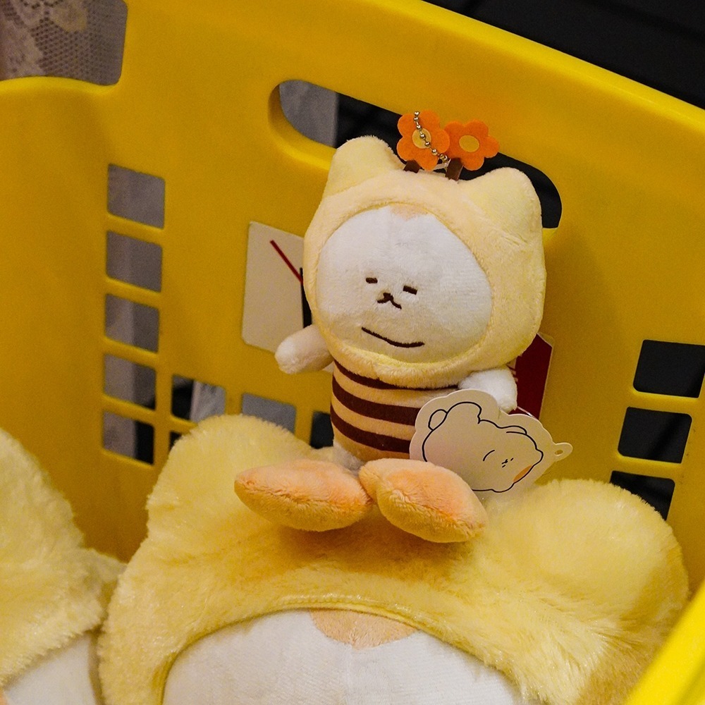 ʜᴀʀᴜᴅᴀɪʟʏ🌙 預購｜3MONTHS 蜜蜂絨毛吊飾 Ueong貓咪玩偶 貓貓娃娃 配件掛飾-細節圖4