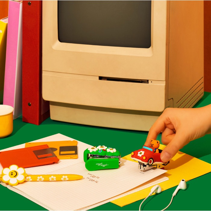 ʜᴀʀᴜᴅᴀɪʟʏ🌙 預購｜wigglewiggle 可愛角色造型釘書機 小熊車車/小花叢訂書器 辦公家用裝訂機 文具-細節圖6