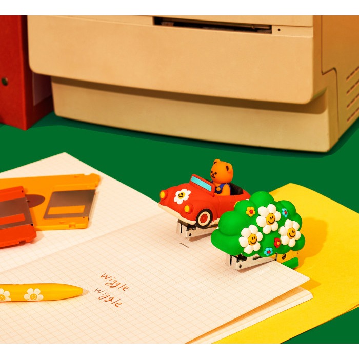 ʜᴀʀᴜᴅᴀɪʟʏ🌙 預購｜wigglewiggle 可愛角色造型釘書機 小熊車車/小花叢訂書器 辦公家用裝訂機 文具-細節圖7