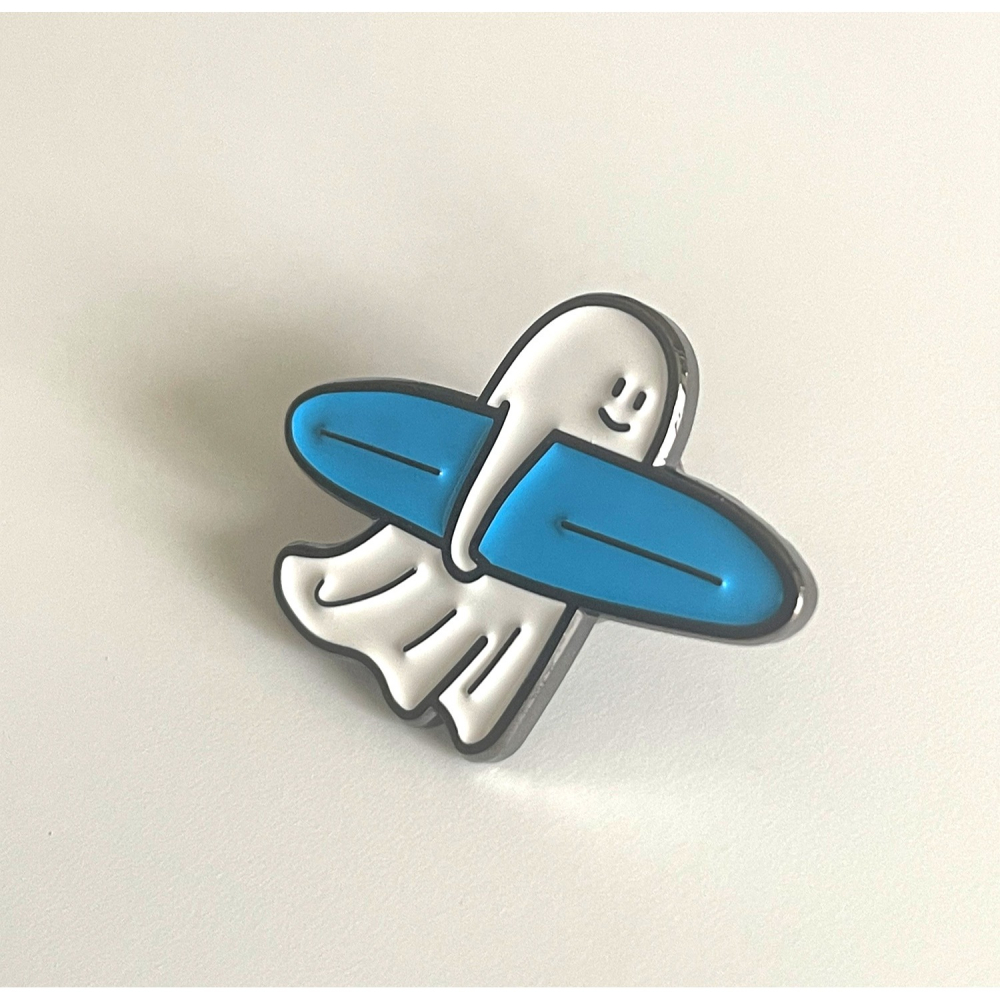 ʜᴀʀᴜᴅᴀɪʟʏ🌙 預購｜Percentage 韓國小幽靈藍色衝浪板徽章 胸章 金屬徽章 胸針 別針 包包衣服裝飾-細節圖2