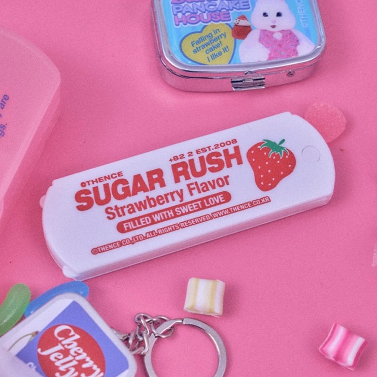 ʜᴀʀᴜᴅᴀɪʟʏ🌙 預購｜THENCE 草莓折疊鏡梳組 草莓隨身鏡梳組-細節圖2