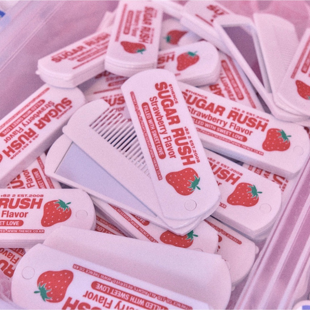 ʜᴀʀᴜᴅᴀɪʟʏ🌙 預購｜THENCE 草莓折疊鏡梳組 草莓隨身鏡梳組-細節圖4