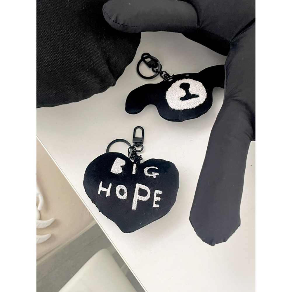ʜᴀʀᴜᴅᴀɪʟʏ🌙 預購｜insideobject Inapsquare 黑色狗狗/愛心娃娃鑰匙圈 吊飾 掛飾 裝飾-細節圖2
