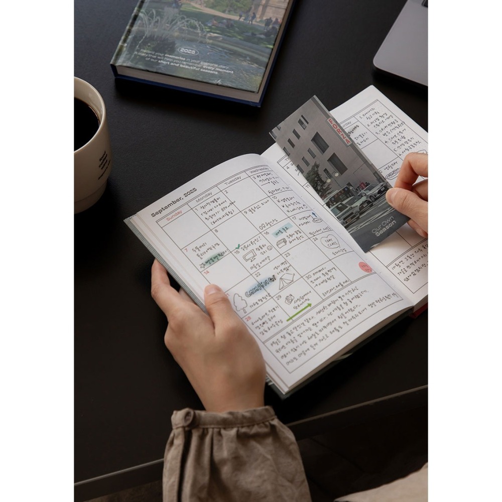 ʜᴀʀᴜᴅᴀɪʟʏ🌙 預購｜韓國文創 DAILYLIKE OurOwnSeason 2025年街景寫真日記本 手帳-細節圖5