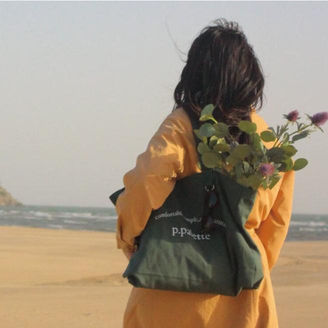 ʜᴀʀᴜᴅᴀɪʟʏ🌙  白色有貨｜p.palette 素面LOGO系列肩背包 側背包 外出包 環保背包 旅行包袋-細節圖6