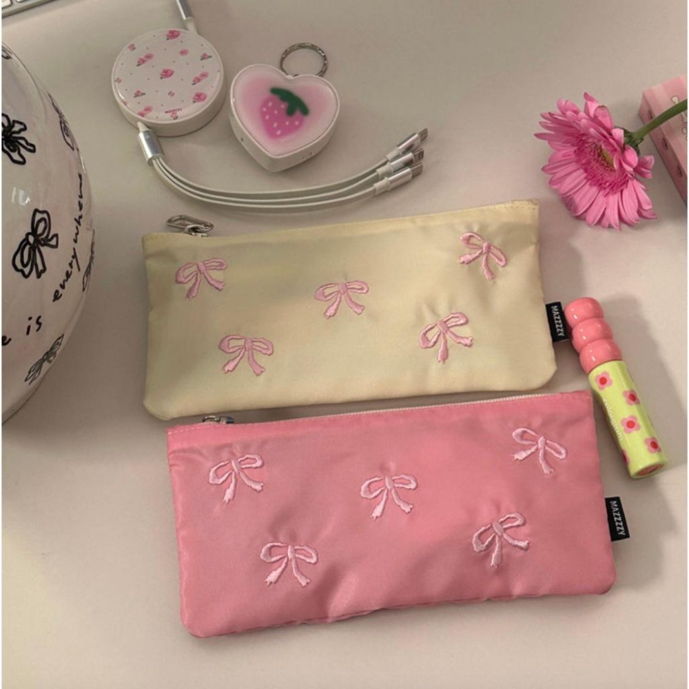 ʜᴀʀᴜᴅᴀɪʟʏ🌙 預購｜Mazzzzy Ribbon Pencil Case 滿版緞帶筆袋 緞帶鉛筆拿 文具收納-細節圖5