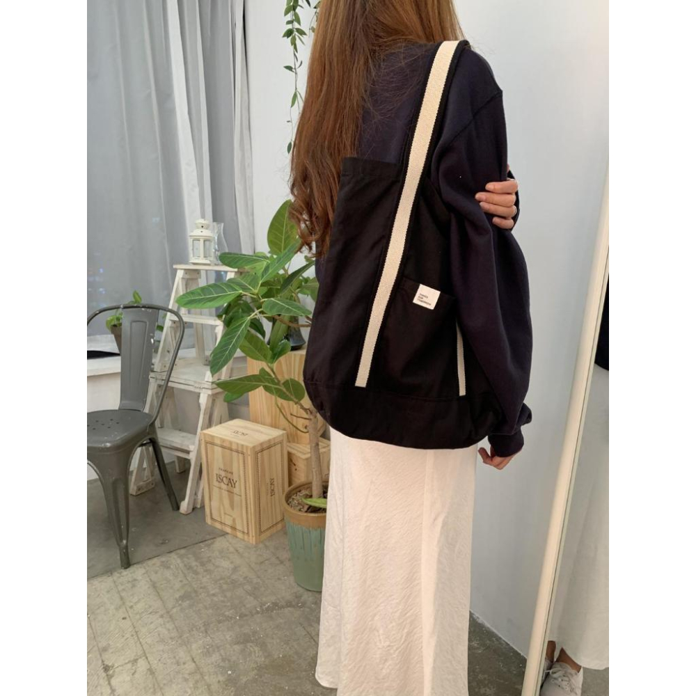 ʜᴀʀᴜᴅᴀɪʟʏ🌙  預購｜jackobag 黑白純色系列肩背包 側背包 外出包 輕便帆布包 托特包 共四款-細節圖4