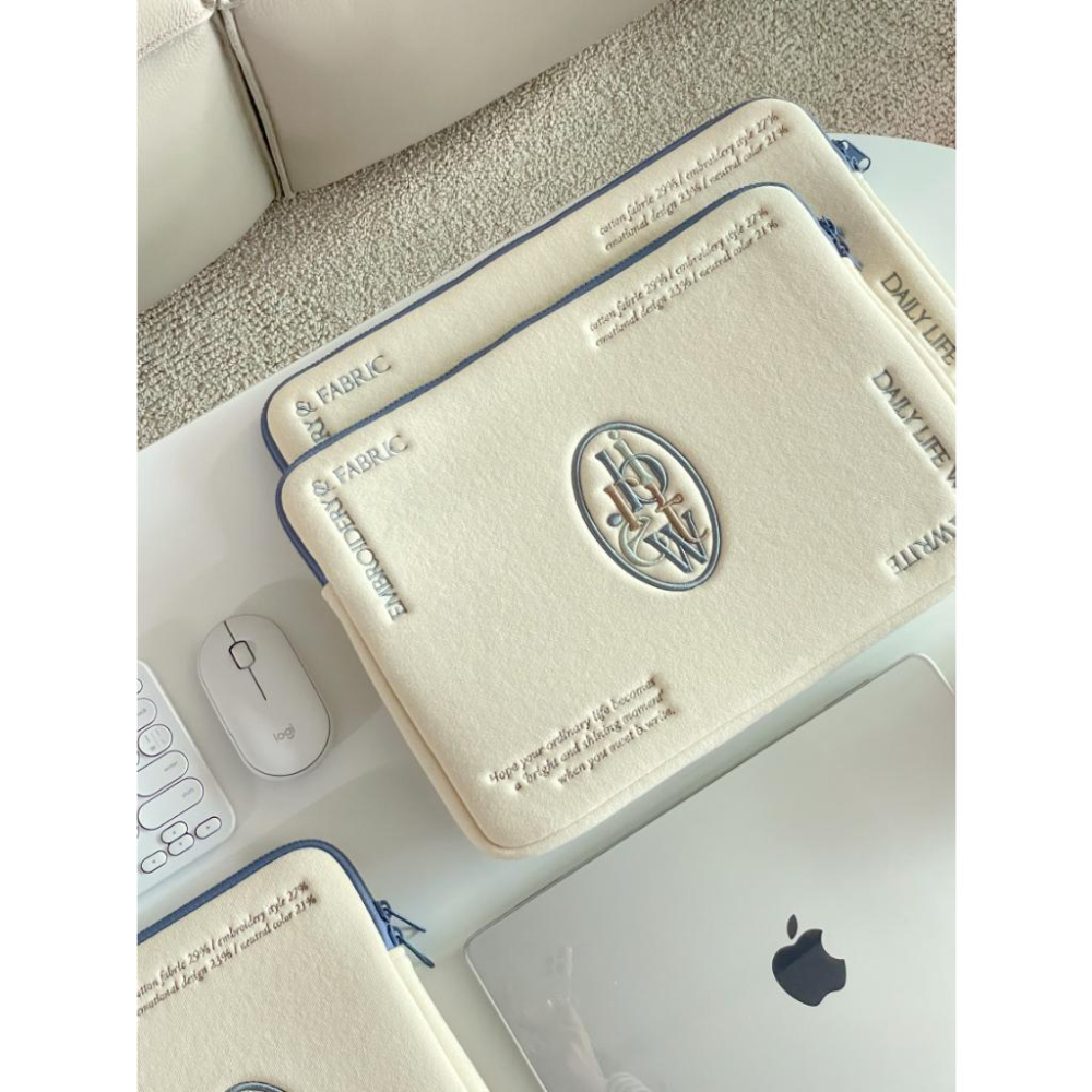 ʜᴀʀᴜᴅᴀɪʟʏ🌙  預購｜b.write 刺繡 電腦收納包 平板保護包 電腦包-細節圖7