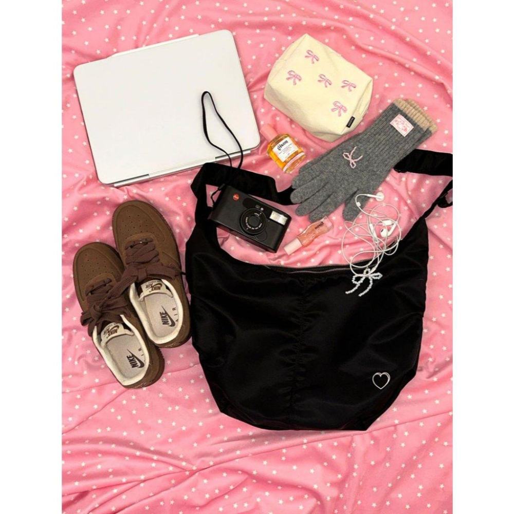 ʜᴀʀᴜᴅᴀɪʟʏ🌙預購｜MAZZZZY Signature Heart Shell Bag 愛心側背包 黑色肩背包-細節圖2