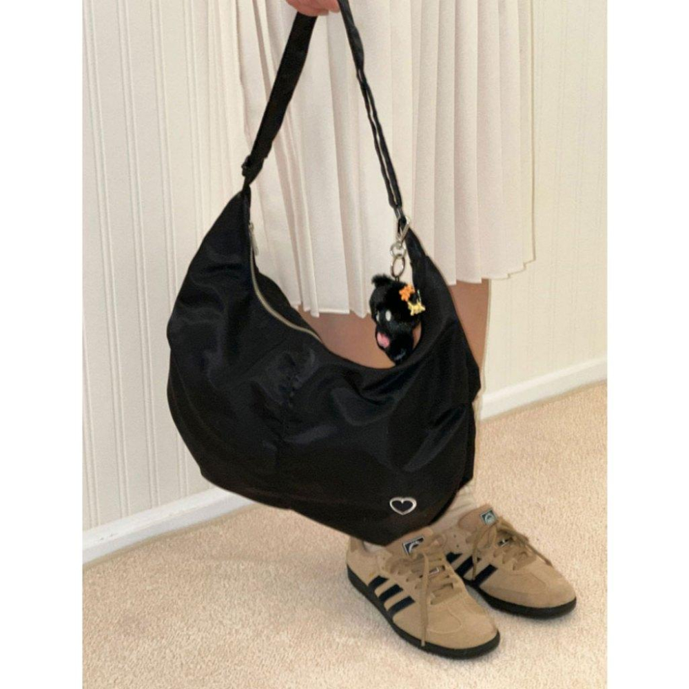 ʜᴀʀᴜᴅᴀɪʟʏ🌙預購｜MAZZZZY Signature Heart Shell Bag 愛心側背包 黑色肩背包-細節圖7