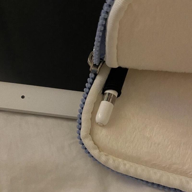 ʜᴀʀᴜᴅᴀɪʟʏ🌙  部分有貨｜韓國文創 簡約藍色 電腦包 平板包-細節圖5