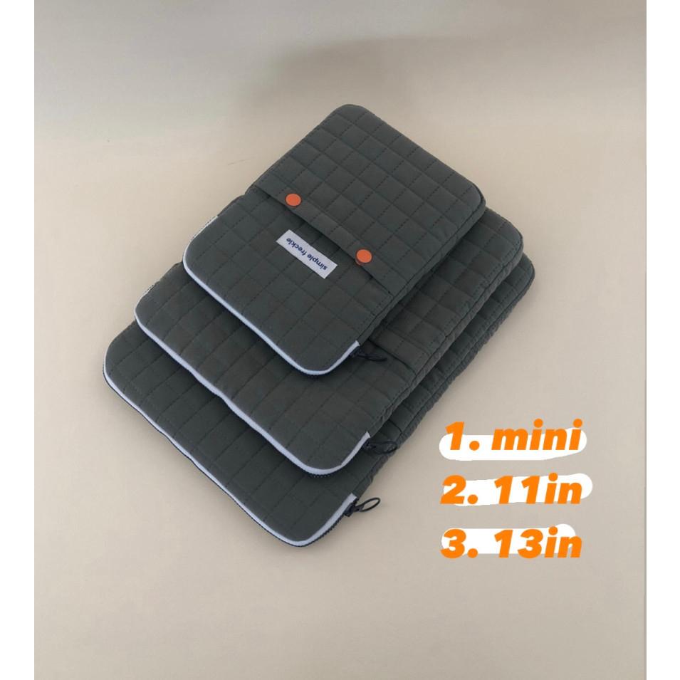 ʜᴀʀᴜᴅᴀɪʟʏ🌙  預購｜simple freckle 絎縫方格紋電腦收納包 平板保護包 防撞包 共兩款-細節圖4