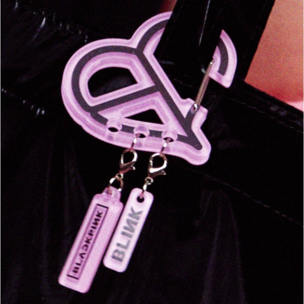 ʜᴀʀᴜᴅᴀɪʟʏ🌙  現貨｜[BPPOPUP] BLACKPINK 登山扣壓克力吊飾 造型壓克力吊飾 登山扣吊飾-細節圖6