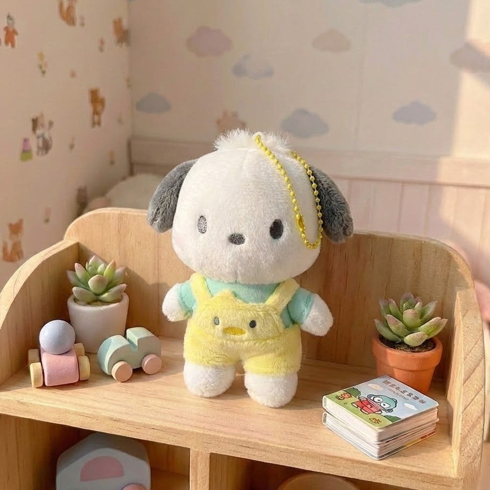 ʜᴀʀᴜᴅᴀɪʟʏ🌙  預購｜Sanrio Doll Keyring 三麗鷗 吊帶褲造型娃娃吊飾  吊帶褲娃娃鑰匙圈-細節圖4