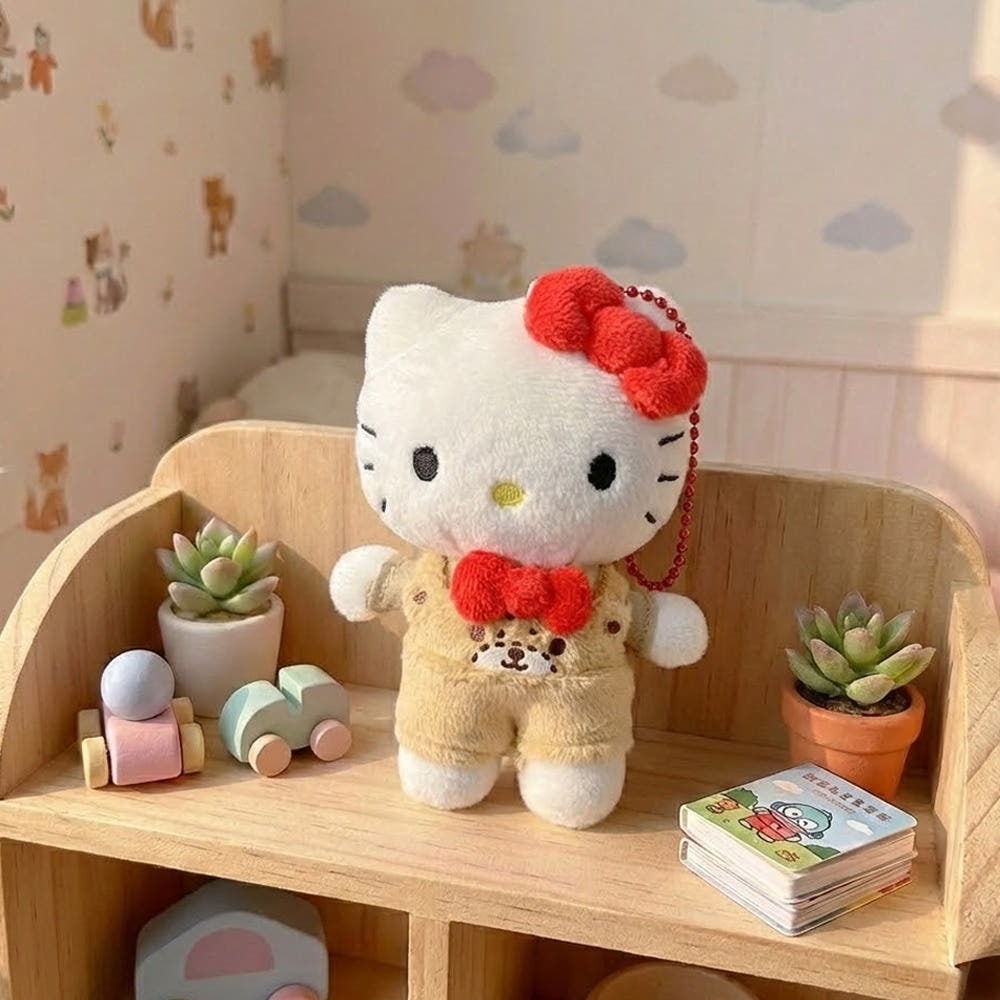 ʜᴀʀᴜᴅᴀɪʟʏ🌙  預購｜Sanrio Doll Keyring 三麗鷗 吊帶褲造型娃娃吊飾  吊帶褲娃娃鑰匙圈-細節圖5