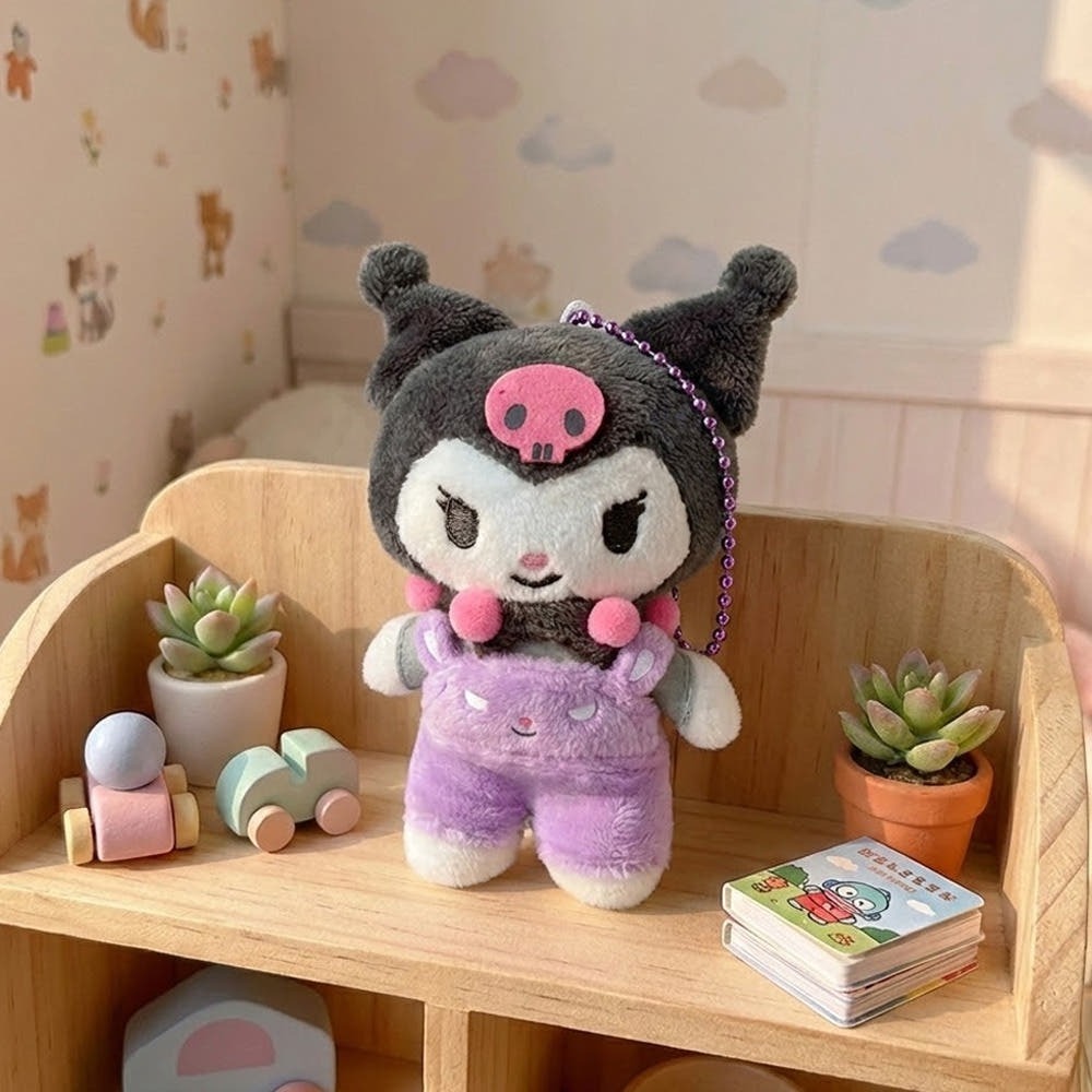 ʜᴀʀᴜᴅᴀɪʟʏ🌙  預購｜Sanrio Doll Keyring 三麗鷗 吊帶褲造型娃娃吊飾  吊帶褲娃娃鑰匙圈-規格圖7