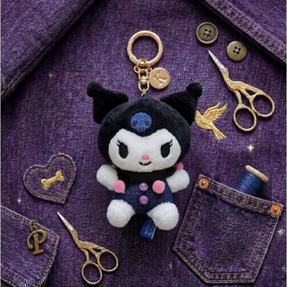 ʜᴀʀᴜᴅᴀɪʟʏ🌙  預購｜Sanrio 三麗鷗 牛仔裝造型吊飾 牛仔裝娃娃吊飾 造型娃娃鑰匙圈-規格圖2