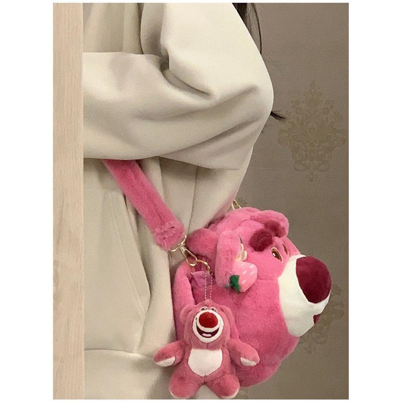 現貨超快速發貨🔥🔥可愛草莓熊毛絨卡通玩偶手提包女時尚新潮時尚軟萌少女斜挎包-細節圖9