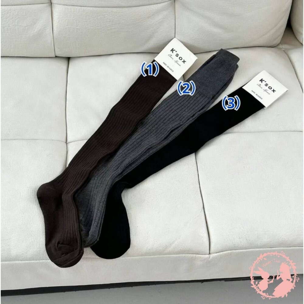 韓國新品 品牌質感坑條膝上大腿襪(單雙)-細節圖2