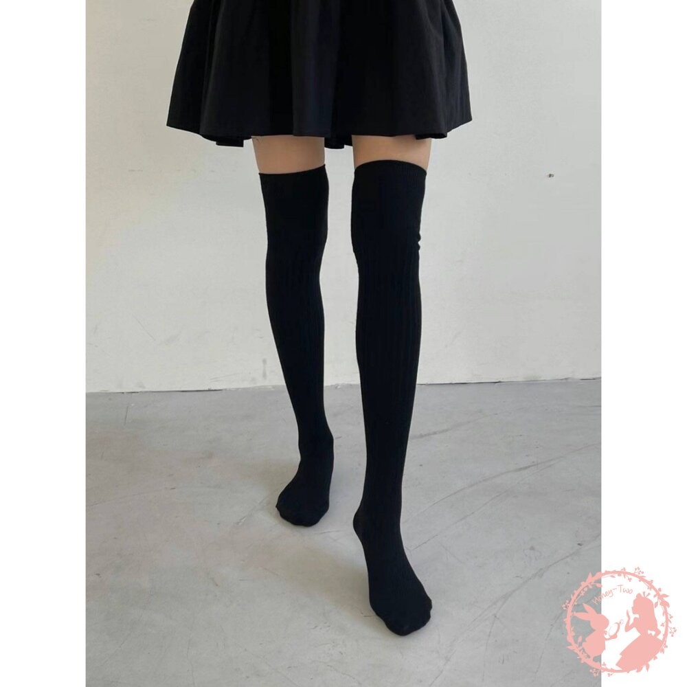 韓國新品 品牌質感坑條膝上大腿襪(單雙)-細節圖3