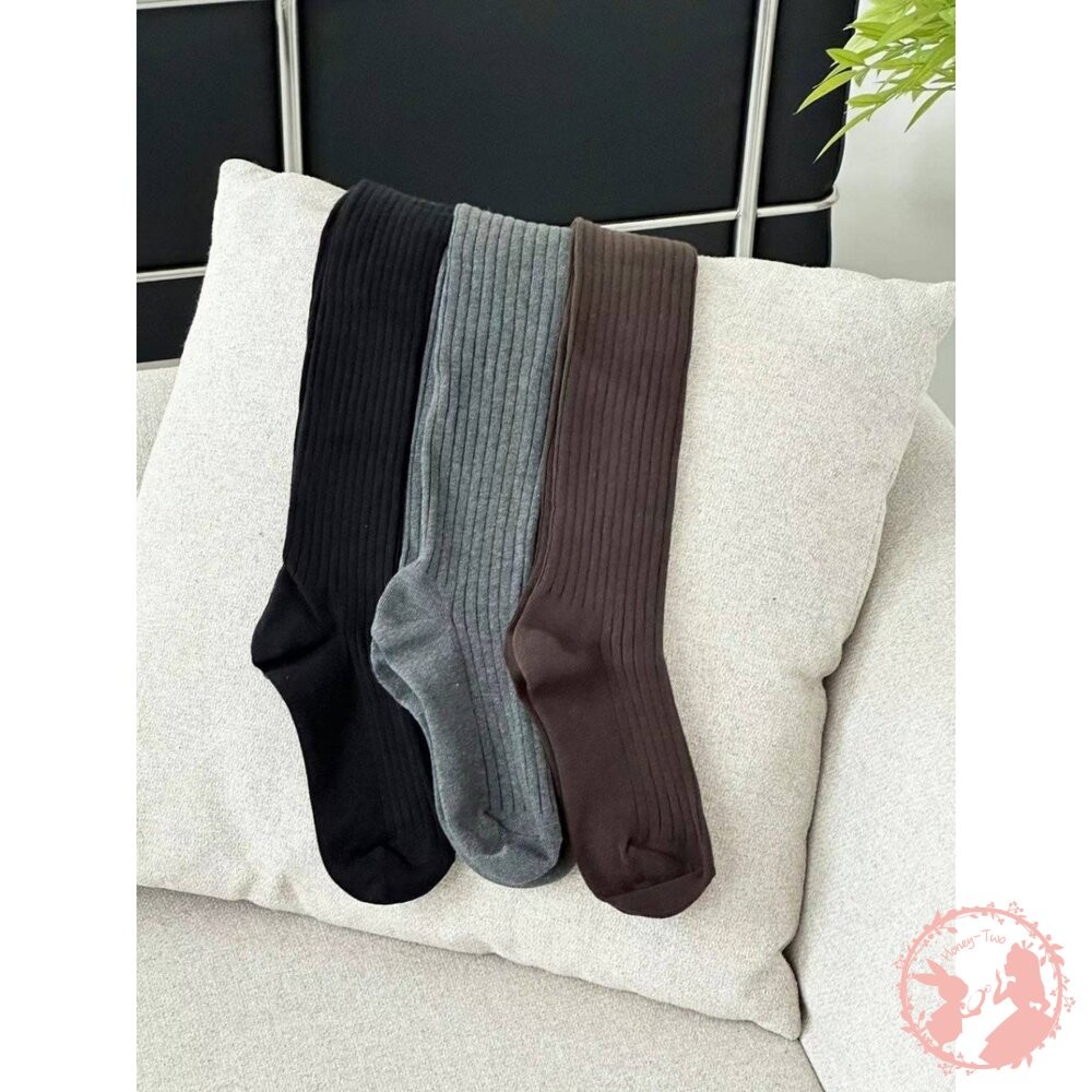 韓國新品 品牌質感坑條膝上大腿襪(單雙)-細節圖6