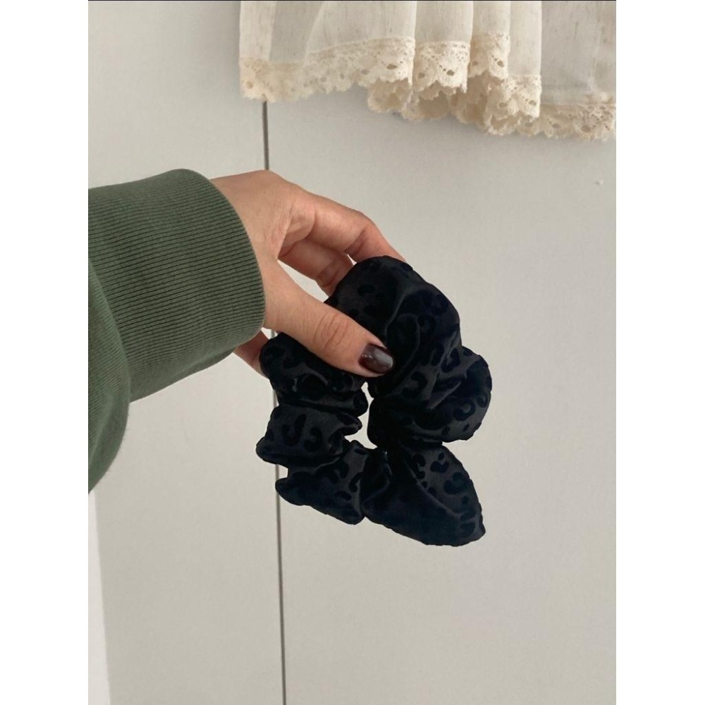 ✨️Korinana🇰🇷正韓東大門代購｜秋冬新品預購｜韓系緞面光感豹紋大腸髮圈(5色)韓國流行髮飾代購 pa-細節圖7