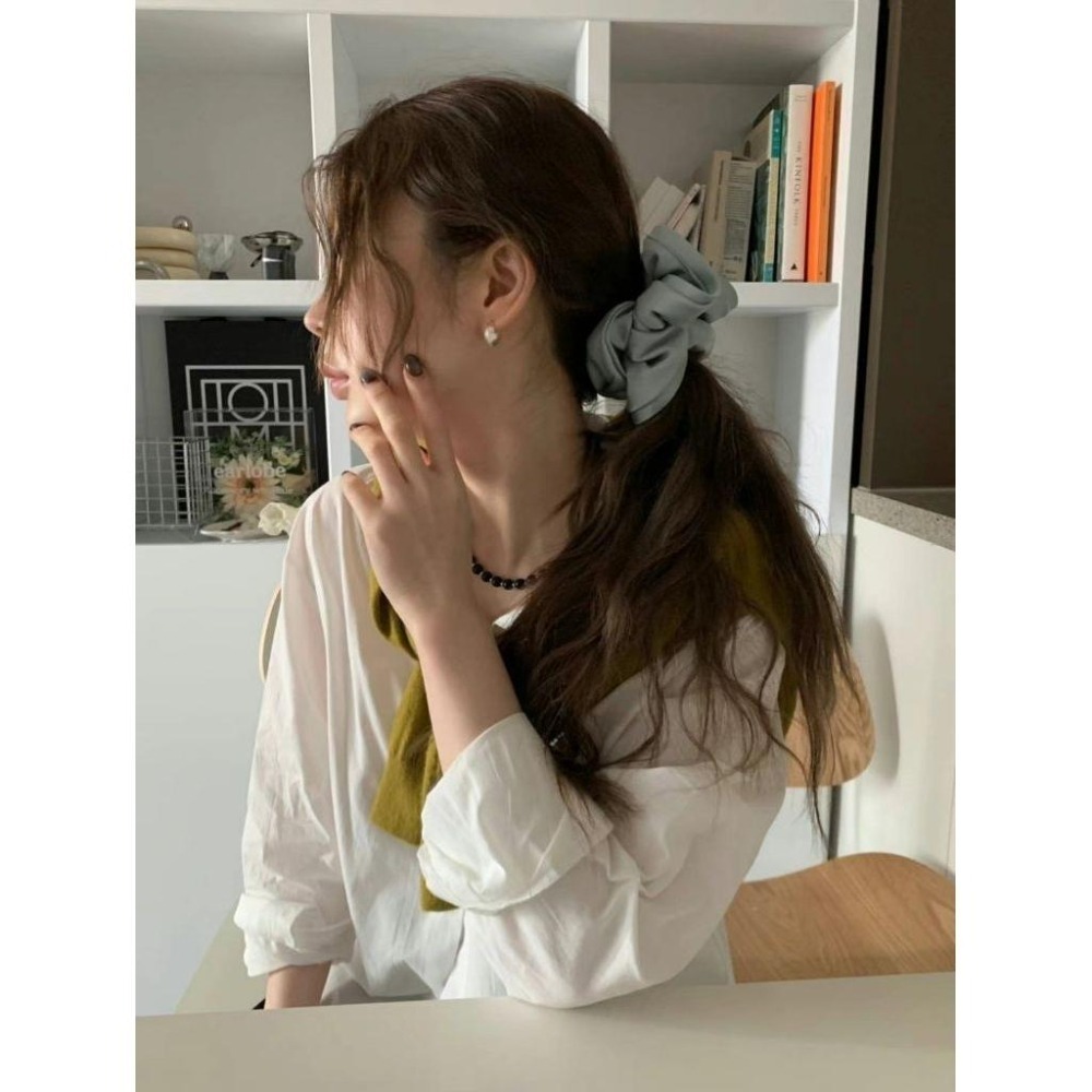 ✨️Korinana🇰🇷正韓Earlobe｜現貨+預購｜法式微光澤大腸髮圈（杏／粉／綠）韓國流行髮飾代購 溫柔歐膩-細節圖6