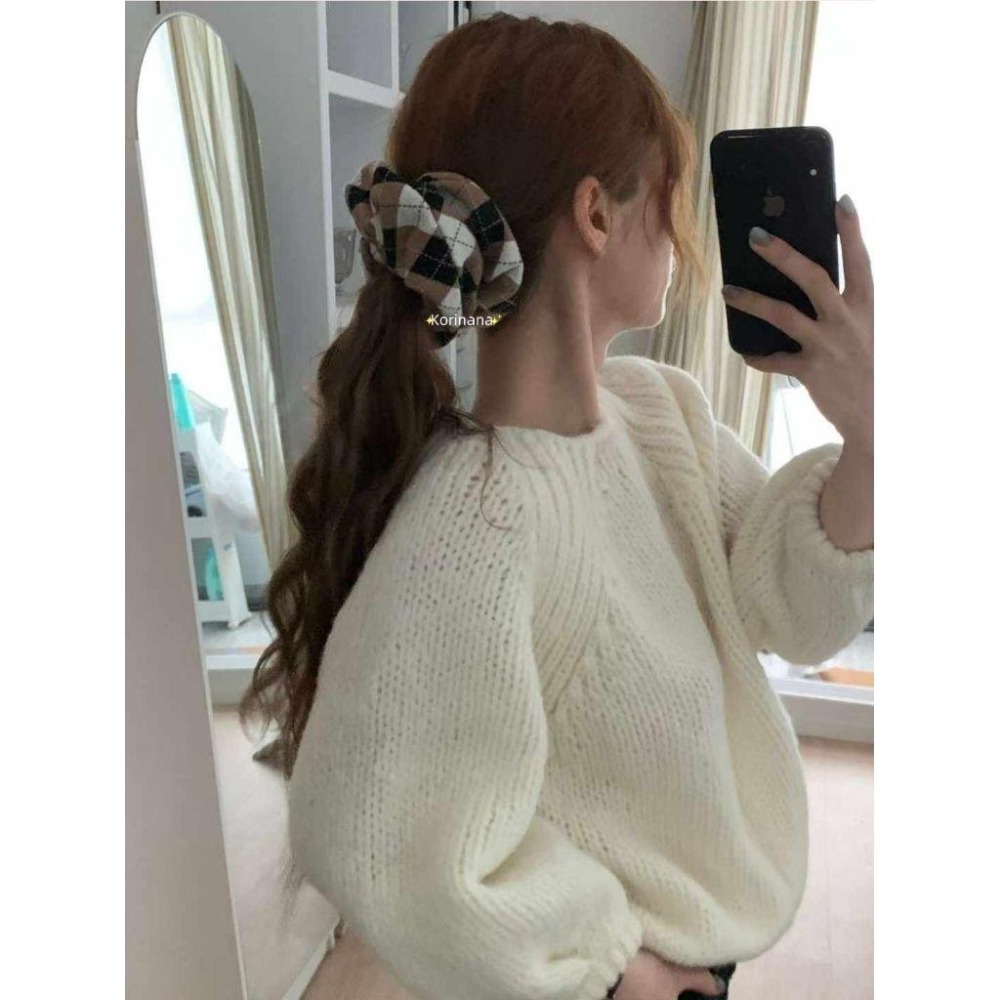 ✨️Korinana🇰🇷正韓東大門Earlobe｜秋冬新品預購｜絨感文青學院風格紋大腸髮圈（2色）韓國流行髮飾 溫柔歐膩-細節圖3