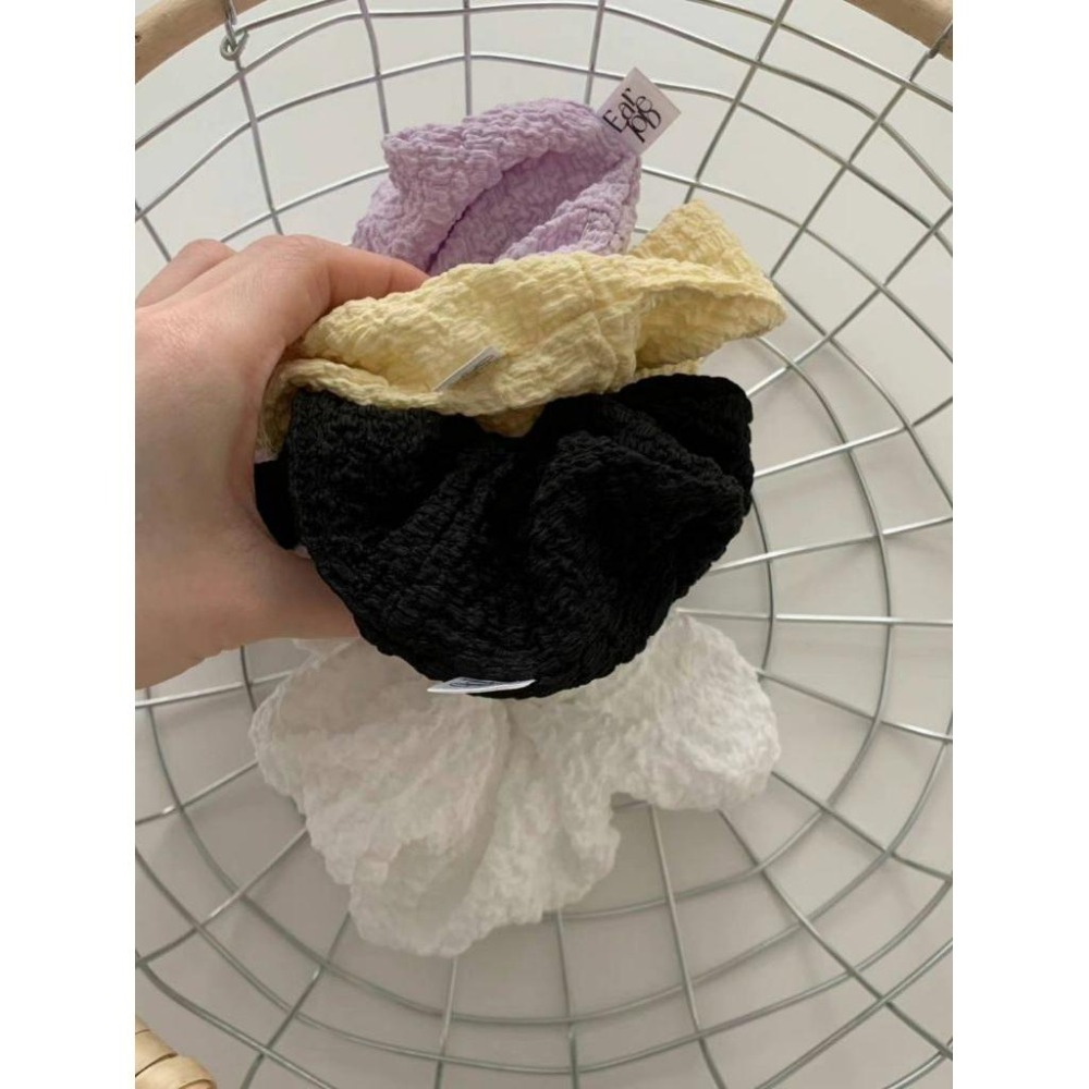 ✨️Korinana🇰🇷正韓東大門Earlobe｜現貨+預購｜百搭皺皺雪紡大腸圈（白／黃／紫／黑）韓國流行髮飾代購-細節圖4