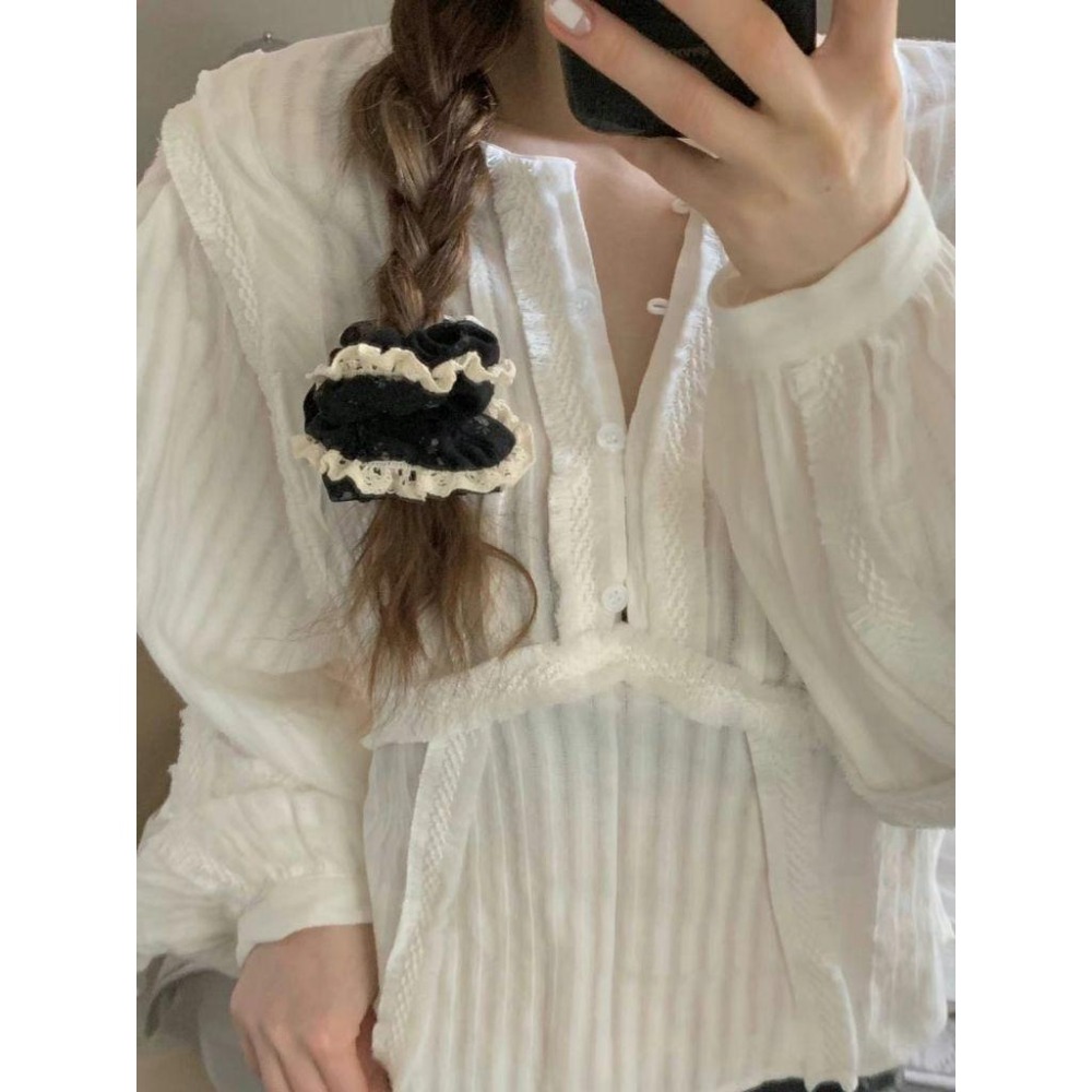 ✨️Korinana🇰🇷正韓東大門Earlobe｜現貨+預購｜蕾絲滾邊碎花大腸髮圈（米／咖／黑） 韓國流行髮飾代購-細節圖3