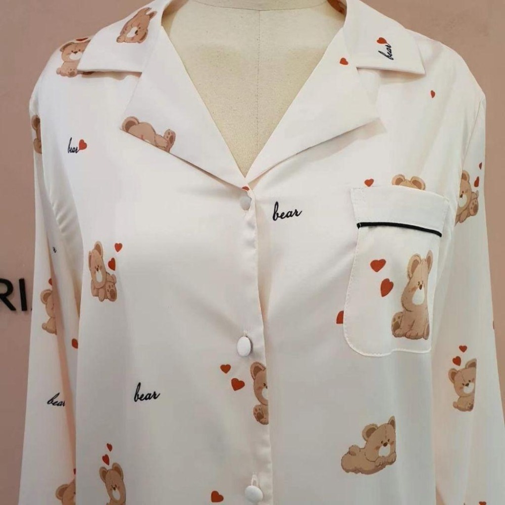 ✨️Korinana🇰🇷正韓東大門家居服睡衣代購｜多款現貨｜韓國可愛圖案絲滑醋酸材質2件式睡衣／居家服（熊熊）-細節圖2