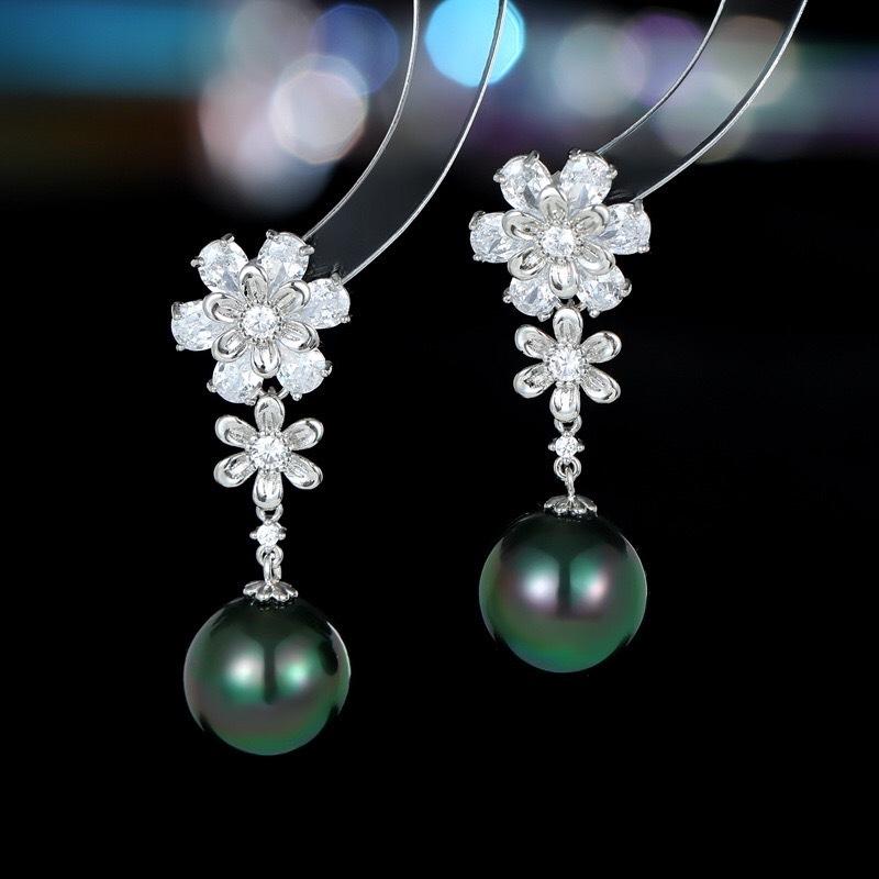 《真愛鍊Cherish》微鑲鋯石花朵貝珠高級耳環 耳針S925銀針 雙花精工鋯石的造型 重工藝精工耳環-細節圖3