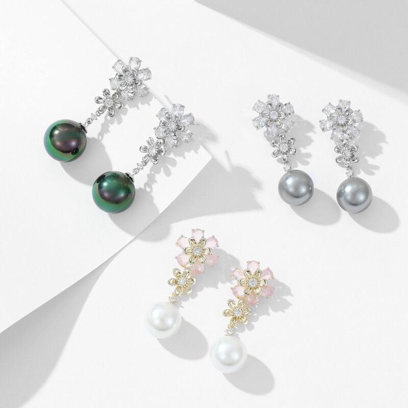 《真愛鍊Cherish》微鑲鋯石花朵貝珠高級耳環 耳針S925銀針 雙花精工鋯石的造型 重工藝精工耳環-細節圖5