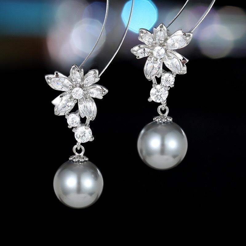 《真愛鍊Cherish》微鑲鋯石花朵貝珠高級耳環  耳針銀針鋯石組合成花朵 精工耳環-細節圖2