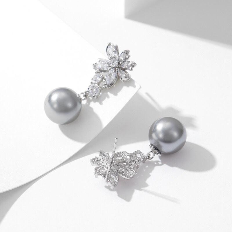 《真愛鍊Cherish》微鑲鋯石花朵貝珠高級耳環  耳針銀針鋯石組合成花朵 精工耳環-細節圖5