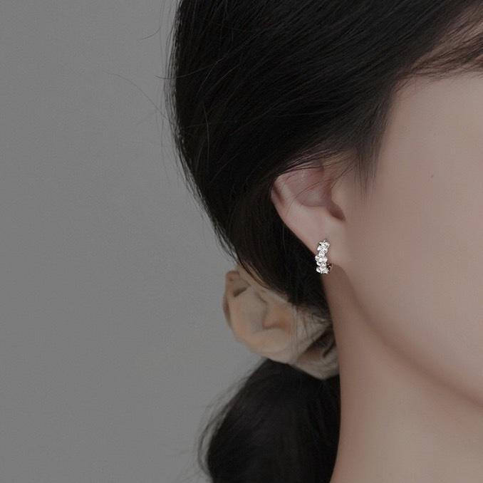 《真愛鍊Cherish 》S925通體純銀耳扣梅花耳圈耳環 三朵花各有一顆鋯石 銀樓銀飾-細節圖3