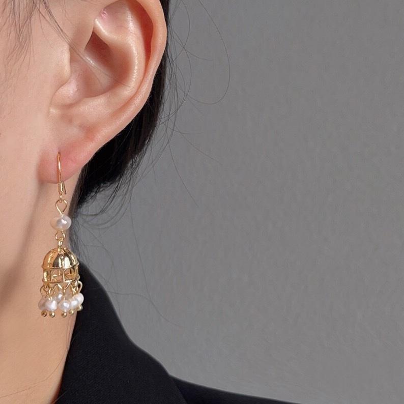 《真愛鍊Cherish》天然珍珠流蘇耳環耳鉤S925純銀耳鉤  天然淡水珠不規則紋路米珠 風鈴樣式耳環-細節圖4