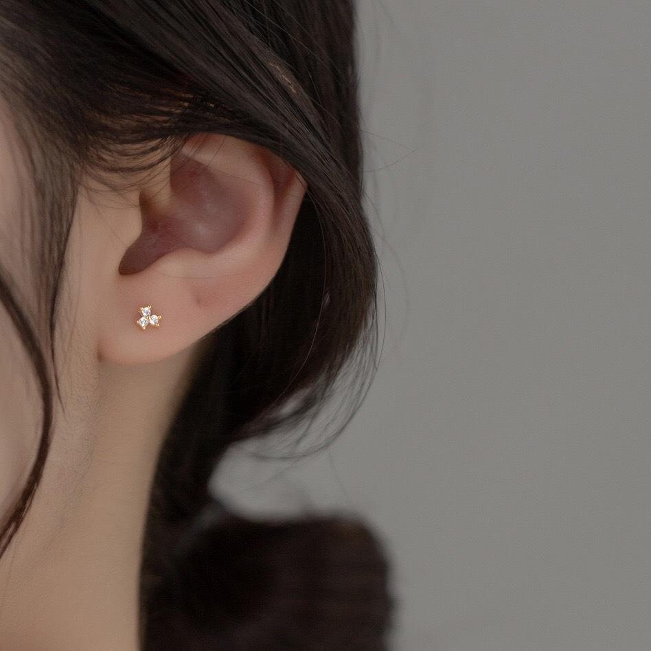 《真愛鍊Cherish 》S925通體純銀轉珠鎖珠耳環 三片花鋯石螺絲螺紋花瓣鋯石 銀樓銀飾-細節圖3