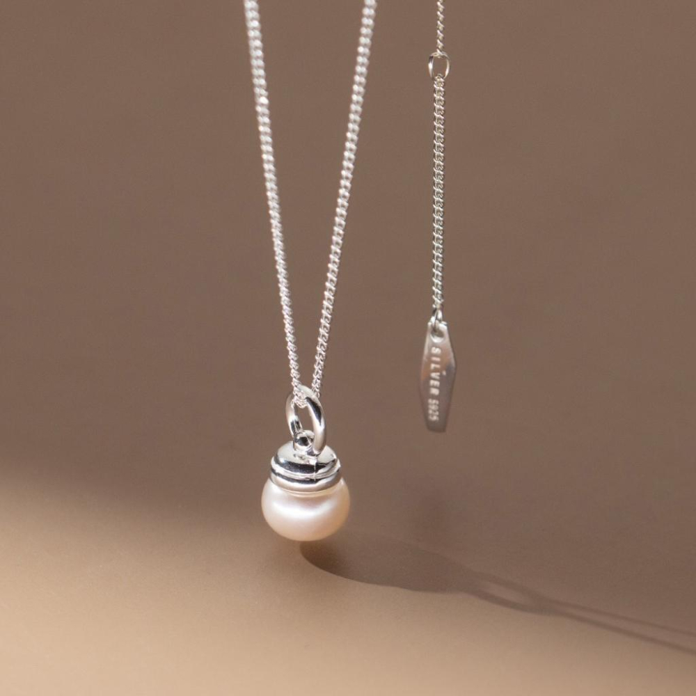 《真愛鍊Cherish》天然珍珠S925通體純銀項鍊  鑲嵌天然淡水珠  小燈泡樣式很別緻 珍珠項鍊-細節圖2